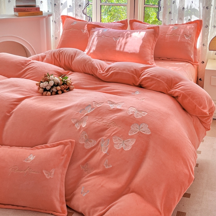 91家纺网 家纺一手货源 找家纺 （总）最新2025高克重清新公主风纯色花卉230g牛奶绒贴布绣花刺绣四件套床单被套单品加厚纯色花卉高克重牛奶绒贴布刺绣花四件套