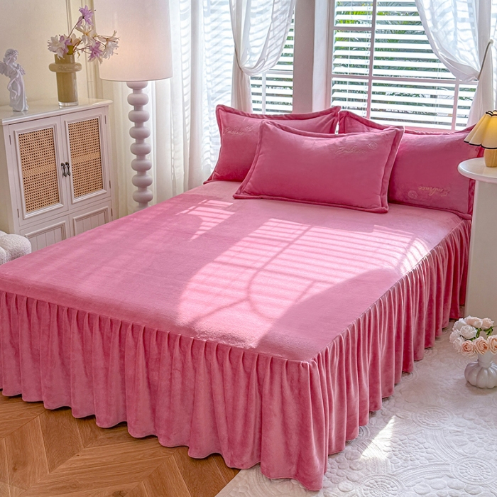 91家纺网 家纺一手货源 找家纺 苏米娜2025秋冬新款全消光大版花卉平绣牛奶绒刺绣款四件套--绽放系列 绽放-豆沙红 