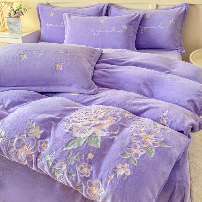 91家纺网 家纺一手货源 找家纺 （总）新2025高克重清新公主风纯色花卉230g牛奶绒贴布绣花刺绣四件套床单被套单品加厚纯色花卉高克重牛奶绒贴布刺绣花四件套