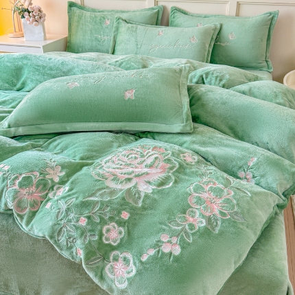新2025高克重清新公主风纯色花卉230g牛奶绒贴布绣花刺绣四件套床单被套单品加厚纯色花卉高克重牛奶绒贴布刺绣花四件套 高货水绿（富婆款）