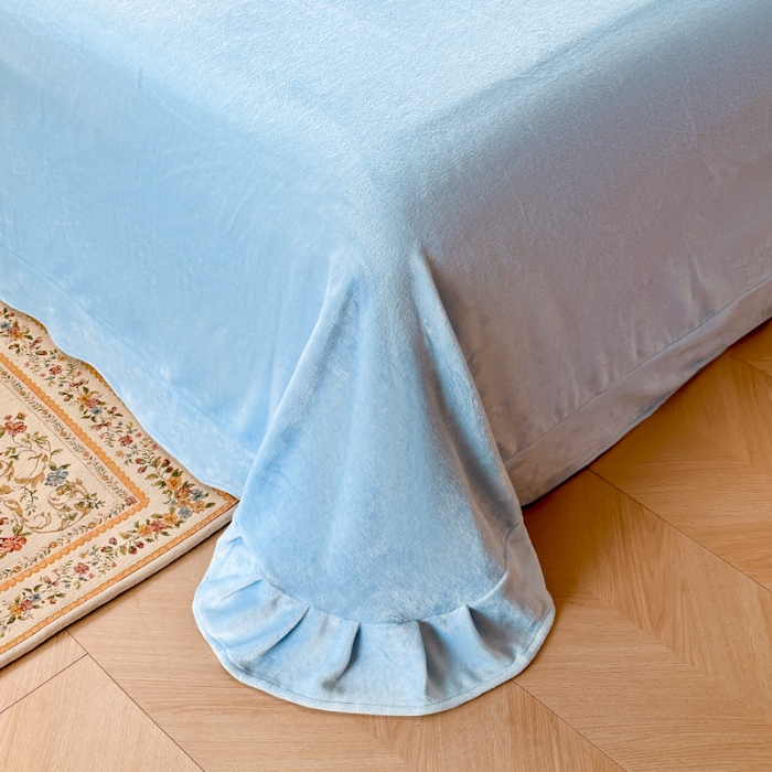 91家纺网 家纺一手货源 找家纺 新2025高克重清新公主风纯色花卉230g牛奶绒贴布绣花刺绣四件套床单被套单品加厚纯色花卉高克重牛奶绒贴布刺绣花四件套 花仙子天蓝