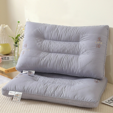 91家纺网 家纺一手货源 找家纺 （总）兴丝露枕芯 定型护颈枕 刺绣羽丝护颈枕 健康护颈枕 