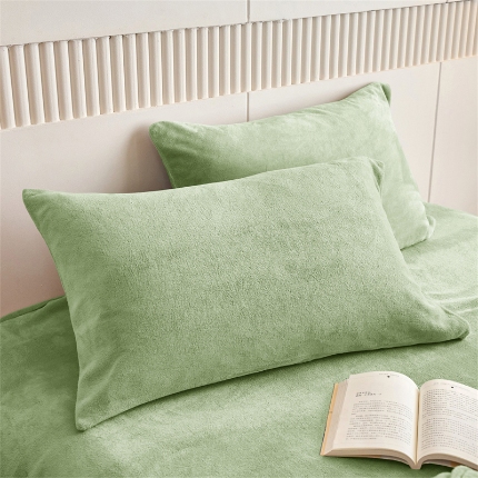 91家纺网 家纺一手货源 找家纺 （总）兰紫橙家纺 2025新款简约纯色单面200克重牛奶绒枕套