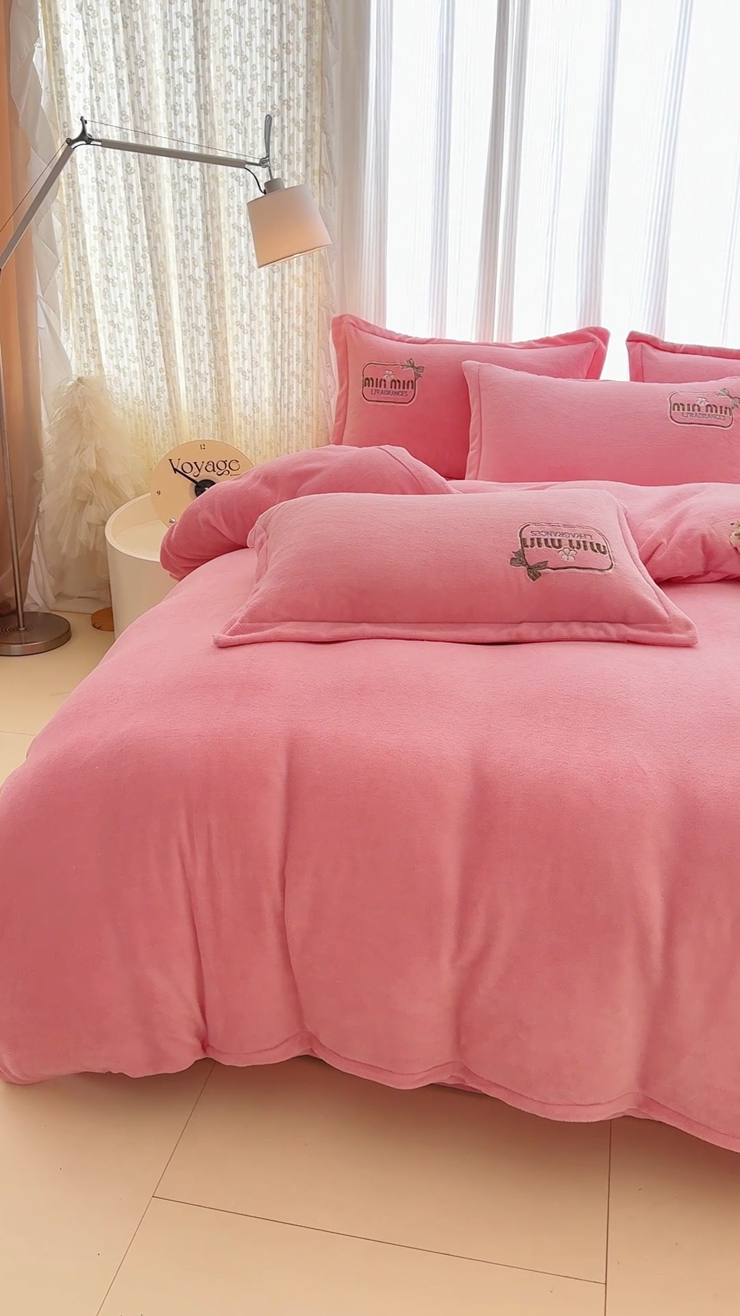 91家纺网 家纺一手货源 找家纺 （总）2025外贸跑量款加厚清新公主法式风花卉纯色牛奶绒贴布绣刺绣花四件套单品床单被套婴儿绒法兰绒兔毛绒四件套