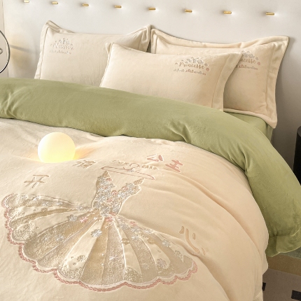 91家纺网 家纺一手货源 找家纺 （总）控价 2025年新款 240克全消光A类卡通少女心大刺绣牛奶绒四件套-公主请开心