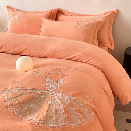 91家纺网 家纺一手货源 找家纺 （总）控价 2025年新款 240克全消光A类卡通少女心大刺绣牛奶绒四件套-公主请开心