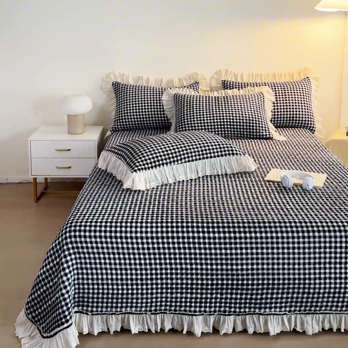 91家纺网 家纺一手货源 找家纺 （总）2025高克重加厚牛奶绒无印风格子床盖蕾丝花边织带花边宝宝绒婴儿绒简约风单床盖床褥全棉花边床单三件套