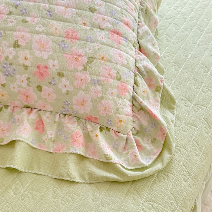 91家纺网 家纺一手货源 找家纺 漫布云家纺2025新款活性印花ins风小碎花软糯水洗棉床盖款四件套全棉纯棉花边款被套 春田绿 