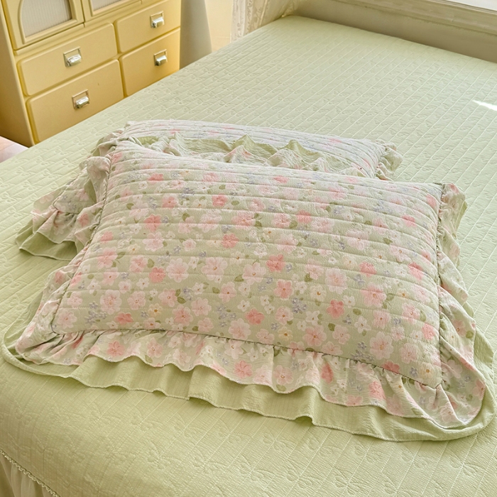 91家纺网 家纺一手货源 找家纺 漫布云家纺2025新款活性印花ins风小碎花软糯水洗棉床盖款四件套全棉纯棉花边款被套 春田绿 