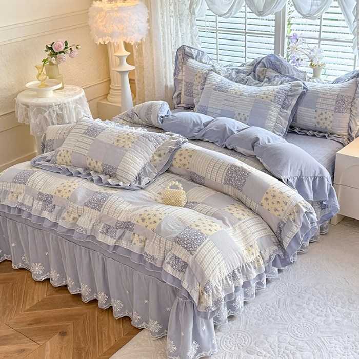 91家纺网 家纺一手货源 找家纺 漫布云家纺2025新款活性印花ins风小碎花软糯水洗棉床盖款四件套全棉纯棉花边款被套 兰黛 