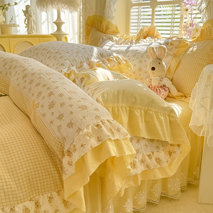 91家纺网 家纺一手货源 找家纺 漫布云家纺2025新款活性印花ins风小碎花软糯水洗棉床盖款四件套全棉纯棉花边款被套  奶酪芝士 