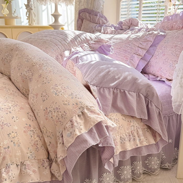 91家纺网 家纺一手货源 找家纺 漫布云家纺2025新款活性印花ins风小碎花软糯水洗棉床盖款四件套全棉纯棉花边款被套 紫韵