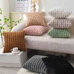 91家纺网 家纺一手货源 找家纺 （总）2025爆款仿兔毛绒抱枕靠垫不零售量大优惠-小方格系列,黑色,驼色,草绿色,灰色,棕色,粉色,白色