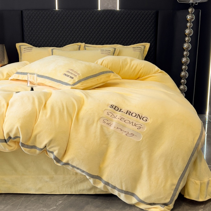 91家纺网 家纺一手货源 找家纺 （总）【苏东来】2025高端加厚保暖外贸轻奢款纯色牛奶绒刺绣花四件套床单被套单品简约绒兔毛绒法莱绒婴儿绒套件