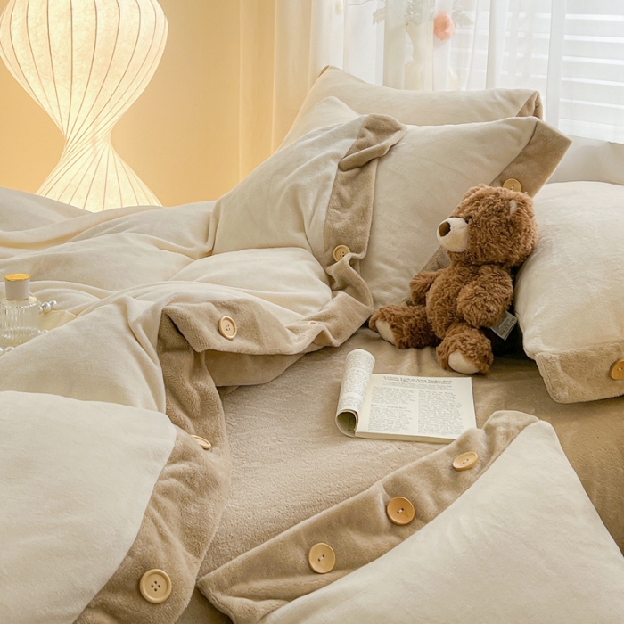 91家纺网 家纺一手货源 找家纺 （含买家秀）2025新款纯色双拼牛奶绒四件套纽扣款秋冬加厚保暖床单床笠款床品套件