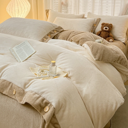 91家纺网 家纺一手货源 找家纺 （含买家秀）2025新款纯色双拼牛奶绒四件套纽扣款秋冬加厚保暖床单床笠款床品套件