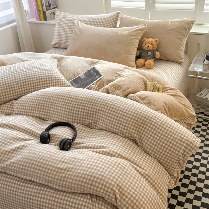 91家纺网 家纺一手货源 找家纺 （含买家秀）2025新款条纹纯色牛奶绒撞色四件套秋冬加厚保暖牛奶绒床单床笠款床上用品