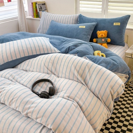 91家纺网 家纺一手货源 找家纺 （含买家秀）2025新款条纹纯色牛奶绒撞色四件套秋冬加厚保暖牛奶绒床单床笠款床上用品