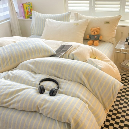 91家纺网 家纺一手货源 找家纺 （含买家秀）2025新款条纹纯色牛奶绒撞色四件套秋冬加厚保暖牛奶绒床单床笠款床上用品