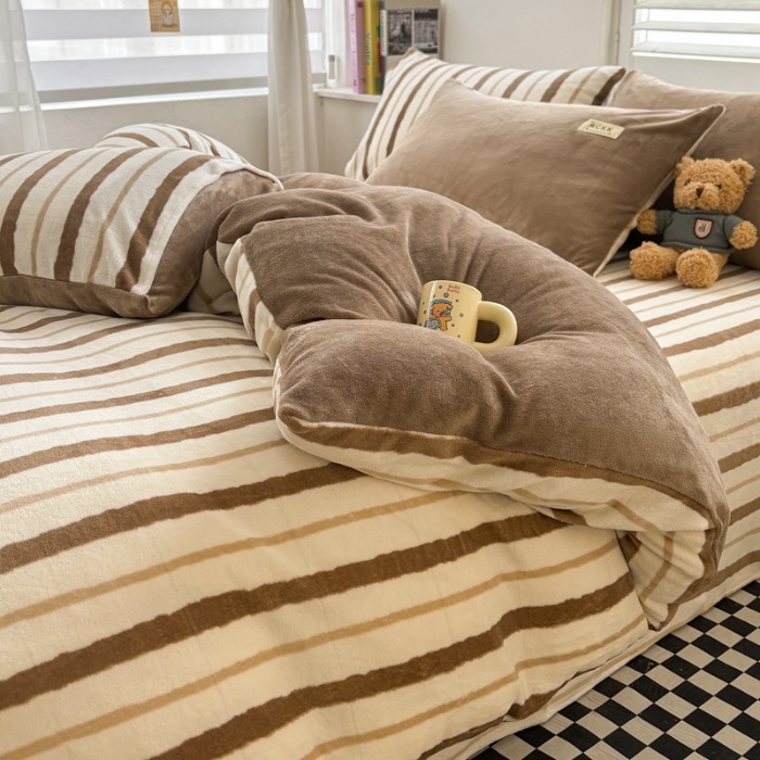 91家纺网 家纺一手货源 找家纺 （含买家秀）2025新款条纹纯色牛奶绒撞色四件套秋冬加厚保暖牛奶绒床单床笠款床上用品