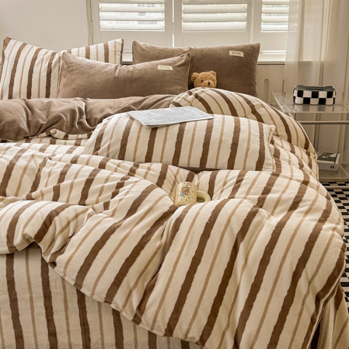 91家纺网 家纺一手货源 找家纺 （含买家秀）2025新款条纹纯色牛奶绒撞色四件套秋冬加厚保暖牛奶绒床单床笠款床上用品