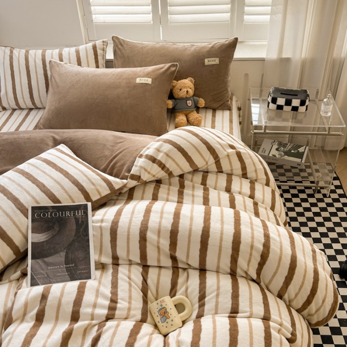91家纺网 家纺一手货源 找家纺 （含买家秀）2025新款条纹纯色牛奶绒撞色四件套秋冬加厚保暖牛奶绒床单床笠款床上用品