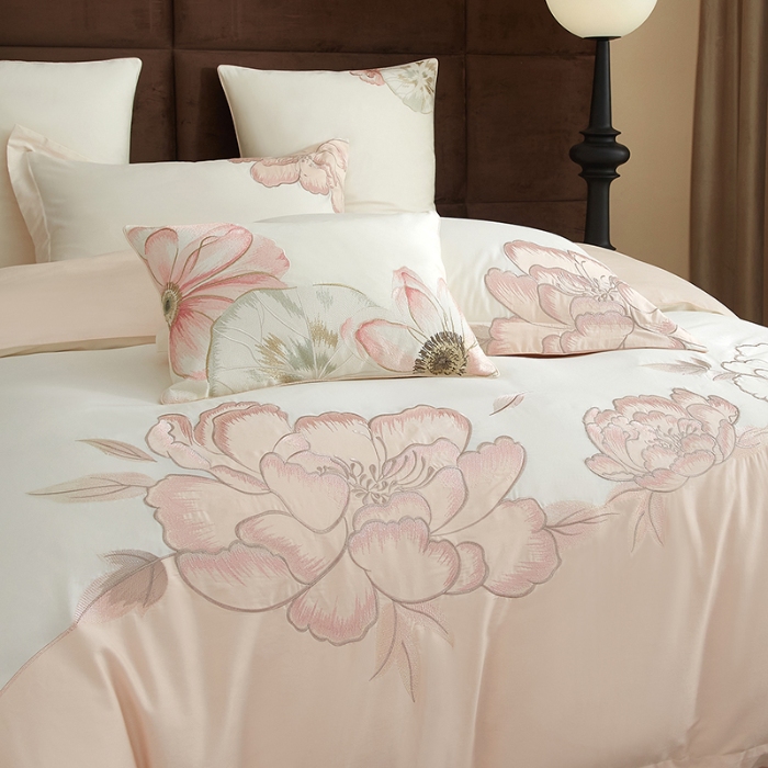 91家纺网 家纺一手货源 找家纺 50S50支长绒棉刺绣四件套专版花型独家特供直播爆款 一见倾心粉