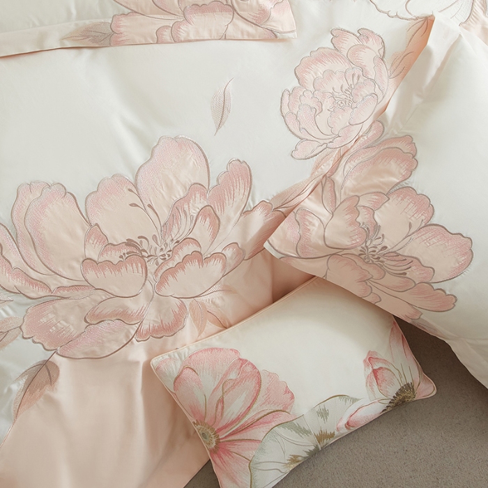 91家纺网 家纺一手货源 找家纺 50S50支长绒棉刺绣四件套专版花型独家特供直播爆款 一见倾心粉