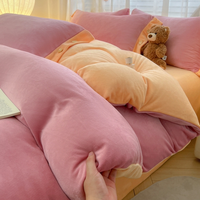 91家纺网 家纺一手货源 找家纺 (含买家秀)2025秋冬新款纯色双拼牛奶绒四件套纽扣款简约纽扣工艺款加厚保暖床单床笠四件套