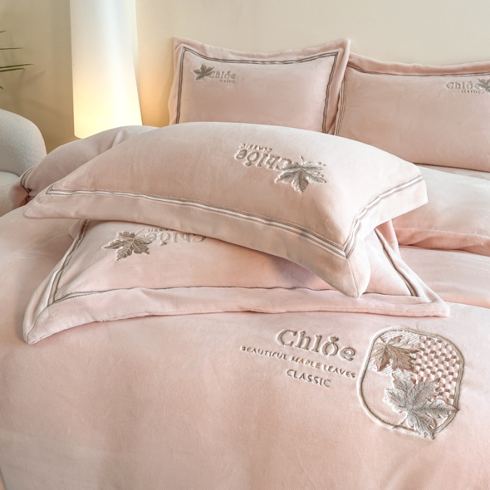 91家纺网 家纺一手货源 找家纺 （总）牛奶绒宝宝水晶绒法莱冰岛绒简约轻奢撞色拼接款保暖冬季保温四件套蔻伊