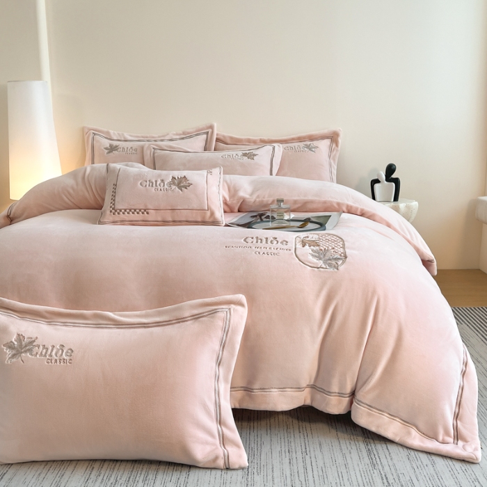 91家纺网 家纺一手货源 找家纺 （总）牛奶绒宝宝水晶绒法莱冰岛绒简约轻奢撞色拼接款保暖冬季保温四件套蔻伊