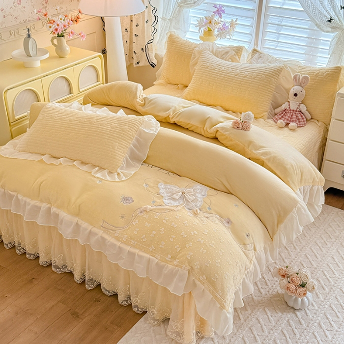 91家纺网 家纺一手货源 找家纺 （总）漫布云2025秋冬新款11斤230g全消光牛奶绒夹棉床盖款四件套纯色蕾丝花边刺绣床裙款床盖