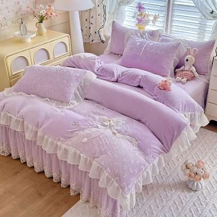 漫布云2026秋冬新款11斤230g全消光牛奶绒夹棉床盖款四件套纯色蕾丝花边刺绣床裙款床盖 蝶恋花-梦幻紫 