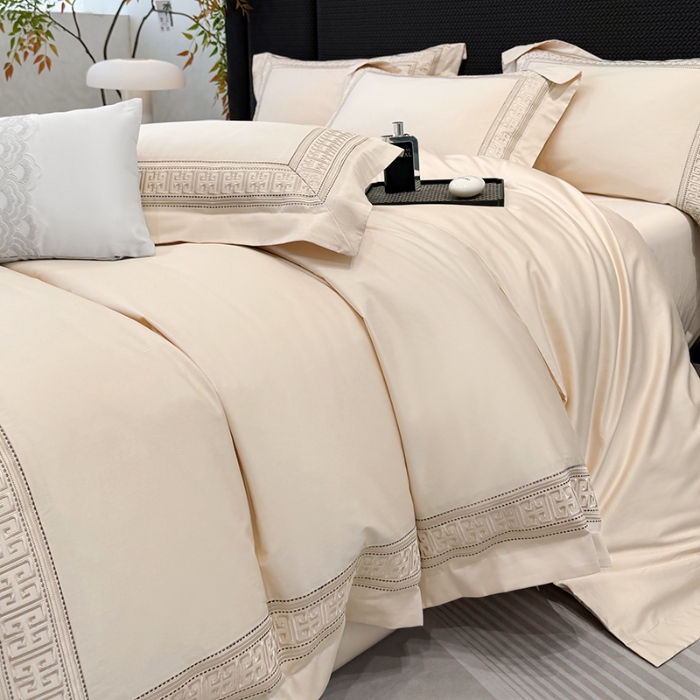 91家纺网 家纺一手货源 找家纺 高档礼盒装50*50S贡缎长绒棉刺绣花四件套100%纯棉全棉床单床笠款量大价优 香槟金-丽思兰顿-A类贡缎长绒棉