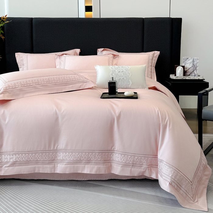 91家纺网 家纺一手货源 找家纺 高档礼盒装50*50S贡缎长绒棉刺绣花四件套100%纯棉全棉床单床笠款量大价优 香奈粉-丽思兰顿-A类贡缎长绒棉