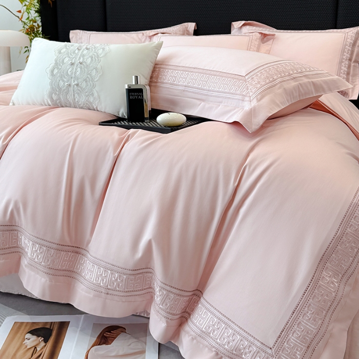 91家纺网 家纺一手货源 找家纺 高档礼盒装50*50S贡缎长绒棉刺绣花四件套100%纯棉全棉床单床笠款量大价优 香奈粉-丽思兰顿-A类贡缎长绒棉