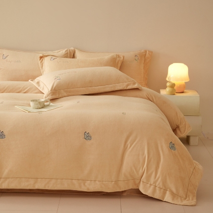 （总）控价  2025年新款  9.2斤240克全消光A类满屏刺绣牛奶绒四件套-悦动