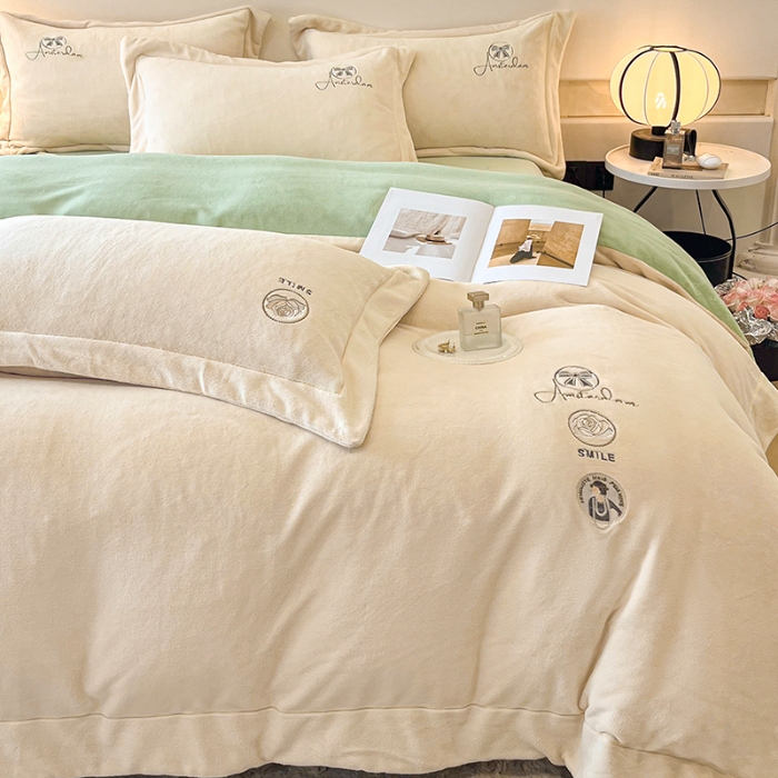 91家纺网 家纺一手货源 找家纺 （总）控价 专版花型   2025年新款9.2斤240克全消光A类大刺绣牛奶绒四件套-伊菲