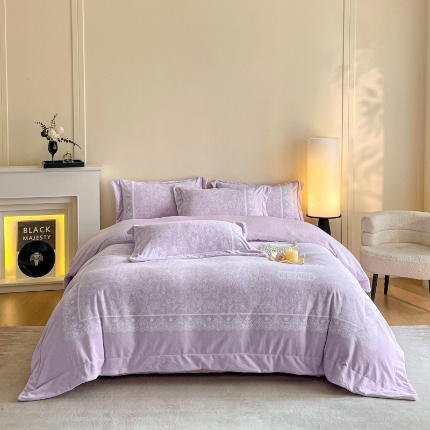 91家纺网 家纺一手货源 找家纺 （总）控价 2025新款 专版花型 高克重240克A类全消光数码印花牛奶绒四件套床盖款-恋语