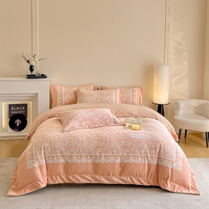 91家纺网 家纺一手货源 找家纺 （总）控价 2025新款 专版花型 高克重240克A类全消光数码印花牛奶绒四件套床盖款-恋语