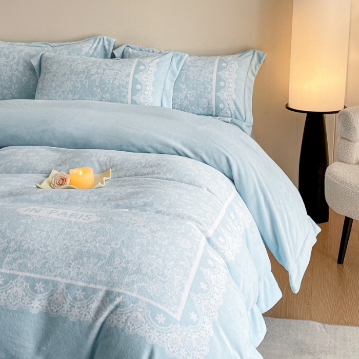 91家纺网 家纺一手货源 找家纺 （总）控价 2025新款 专版花型 高克重240克A类全消光数码印花牛奶绒四件套床盖款-恋语