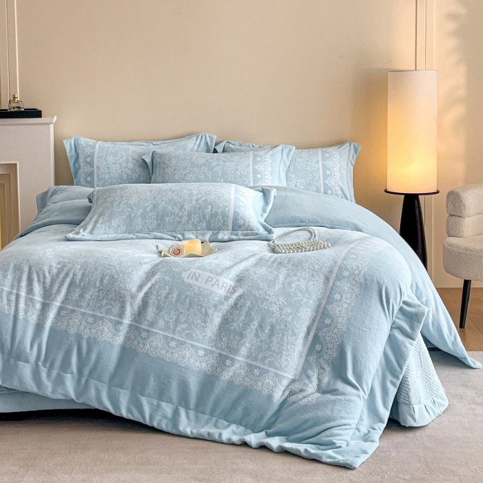 91家纺网 家纺一手货源 找家纺 （总）控价 2025新款 专版花型 高克重240克A类全消光数码印花牛奶绒四件套床盖款-恋语