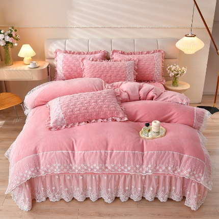 91家纺网 家纺一手货源 找家纺 （总）三友家纺 直播爆款重工蕾丝牛奶绒花边床盖三/四件套