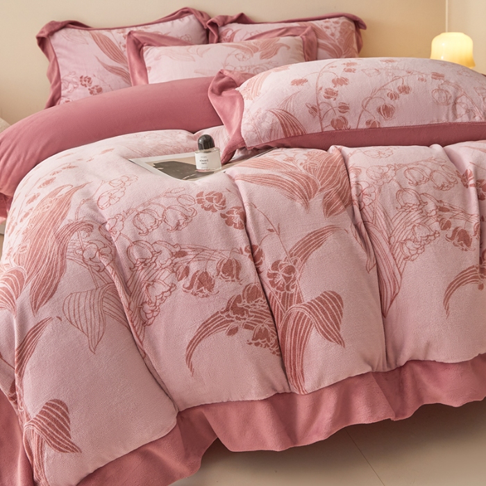 91家纺网 家纺一手货源 找家纺 （总）控价 2025新款高克重9.2斤240克A类全消光印花拼角牛奶绒四件套-铃兰