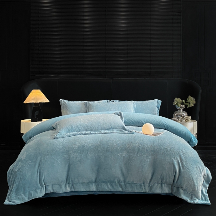 91家纺网 家纺一手货源 找家纺 （总）控价  专版花型  2025年新款240克9.2斤全消光A类烂花牛奶绒四件套-蝴蝶戏花