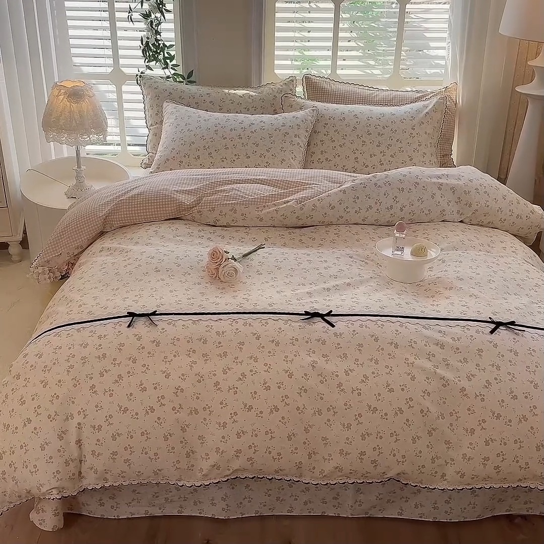 91家纺网 家纺一手货源 找家纺 （总）艾唯希2025新款全棉小香风工艺四件套纯棉小花边碎花被套韩式公主风