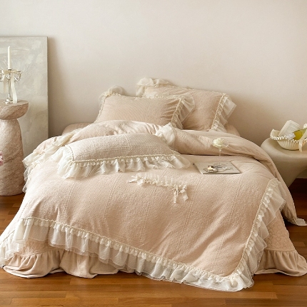 91家纺网 家纺一手货源 找家纺 （总）乐朵家居 2025新款 舒芙蕾 牛奶绒 床单款夹棉床盖四件套（控价床单268床盖298）