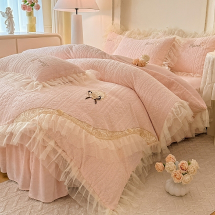 2025苏米娜360g全消光牛奶绒工艺款蕾丝盘花立体雕花绒牛奶绒四件套刺绣绣花套件 安琪-珍珠粉