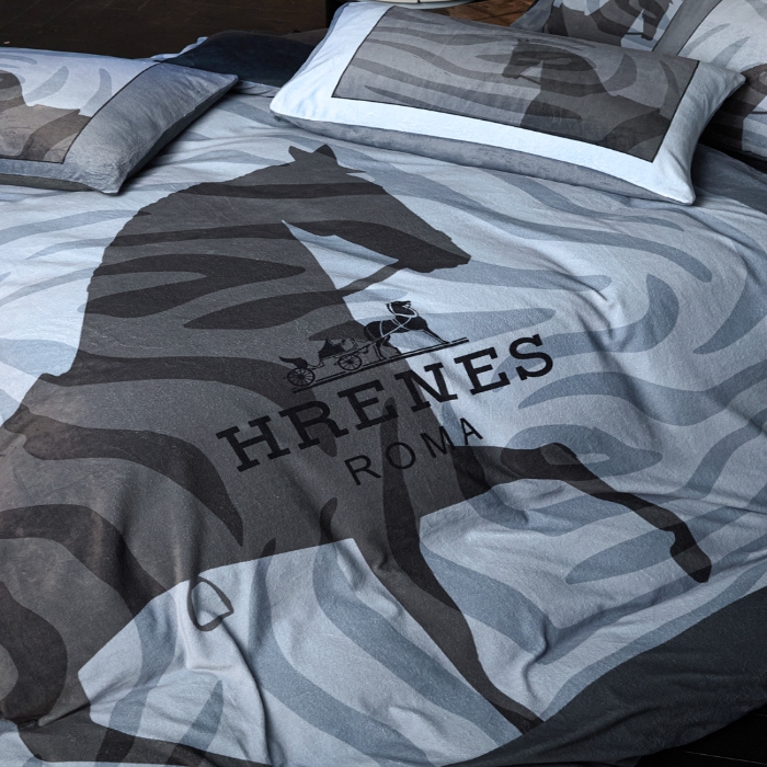 91家纺网 家纺一手货源 找家纺 （总）控价 专版花型 2025新款240克A类全消光数码印花牛奶绒四件套-奥弗恩直播首选