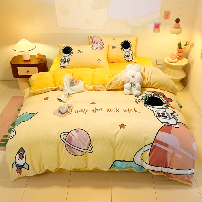 91家纺网 家纺一手货源 找家纺 （总） 控价 专版花型  2025年新款240克全消光A类儿童牛奶绒四件套-太空行